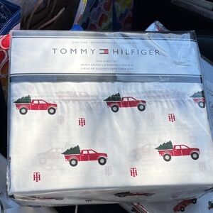 Brand new Tommy Hilfiger KING Christmas sheets